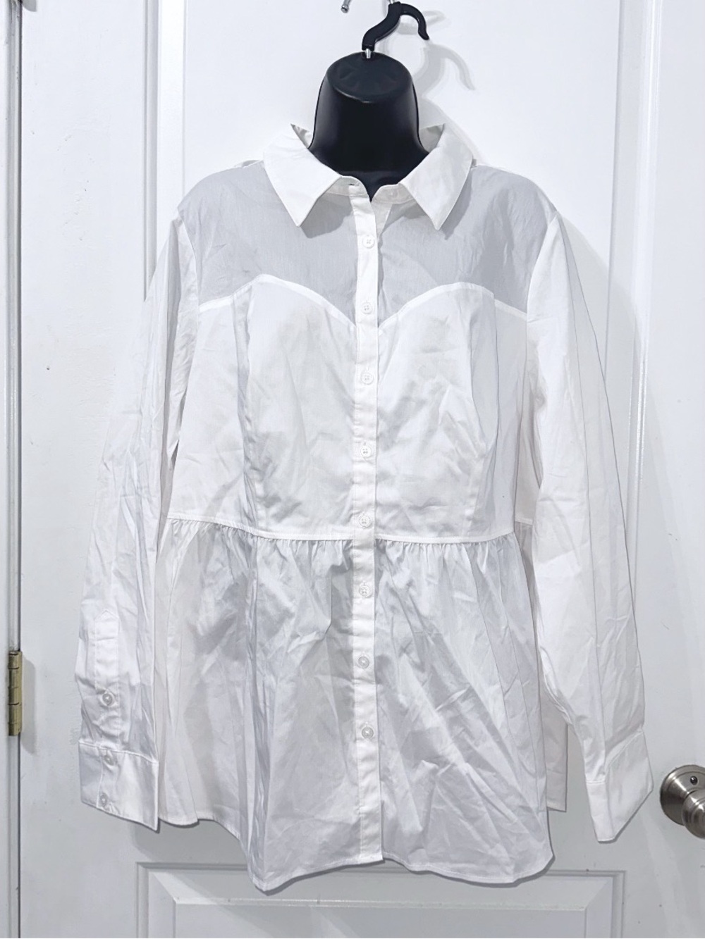 Torrid Poplin Corset Detail Smocked Button Up Shirt White size 2x NWT - Picture 4 of 8